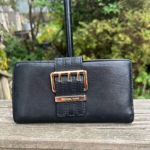 Michael Kors Black Flat Pble Leather Brass Buckle Trifold Wallet Preowned As Is